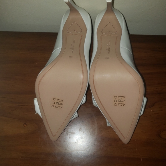 Shoes - Picture 5 of 7